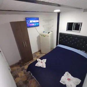 Apartamento Cerca A Embajada Americana Corferias Centro Club Militar 201, Bogotá